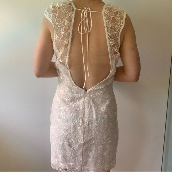 Lace dress Lipsy London, light pink, low cut back, perfect condition - Picture 2 of 10